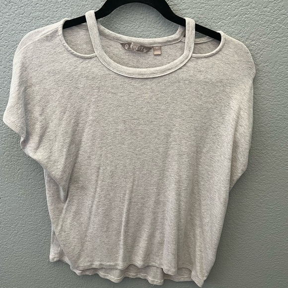 EUC Athleta Glimpse Open Neck In Fog Gray Heather Tee Size XS - Picture 4 of 7